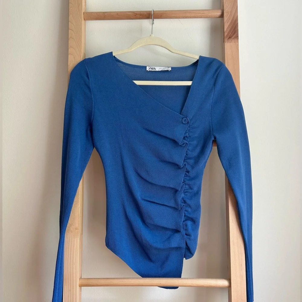 Zara Blue Ruched Knit Top medium - Picture 4 of 4